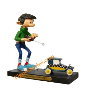Figurine GASTON LAGAFFE and the taxi FIAT 509 remotely controlled