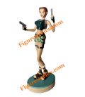 TOMB RAIDER figurine in resin LARA CROFT armed in military shorts
