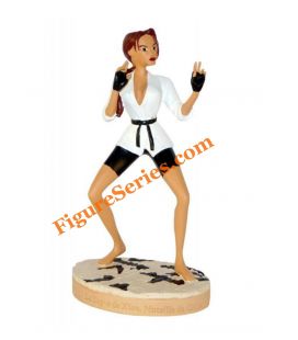 Figurine TOMB RAIDER en résine LARA CROFT en kimono